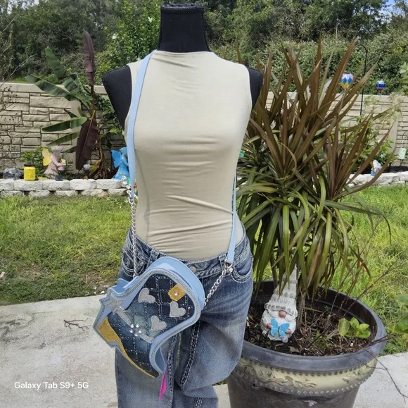 NWT BETSEY JOHNSON BLUE BOOT CROSSBODY 👢 - Picture 2 of 5